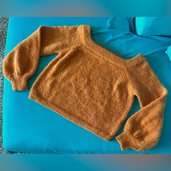 Charlotte Russe Burnt Orange Golden Comfy Warm Fuzy Cropped Sweater Size Small - Picture 3 of 8
